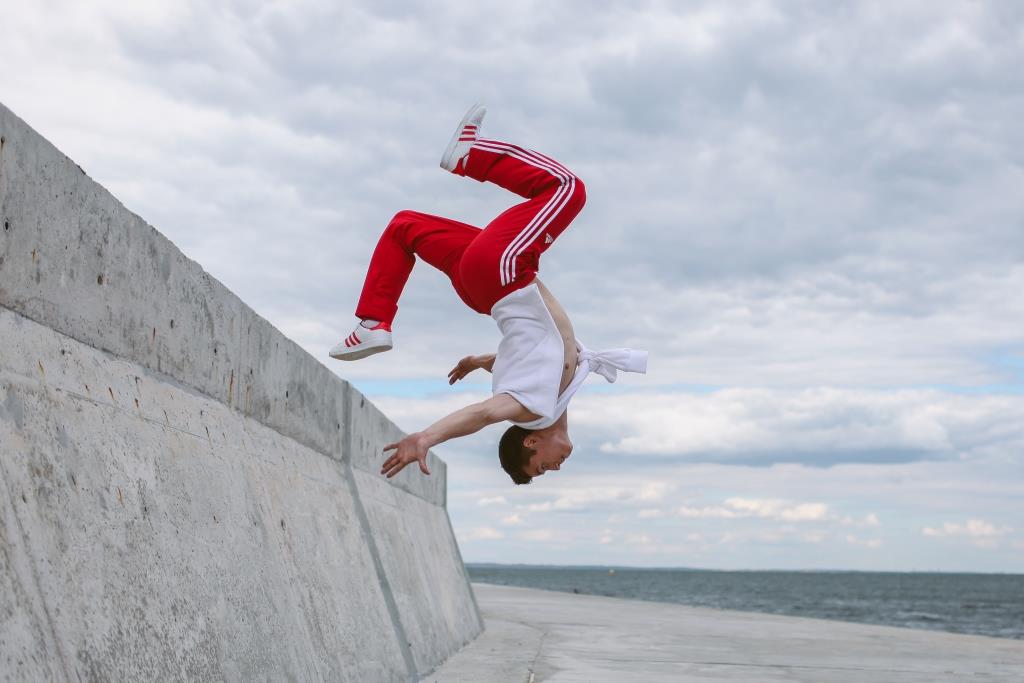 Monatik представил свой самый летний клип